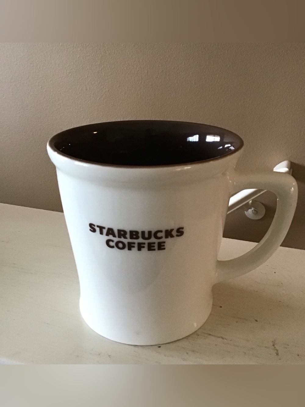 Starbucks Collectible 2009 White & Brown Large 16 Oz Coffee Tea Mug